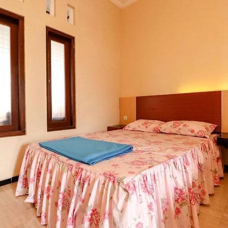 The Joglo Family Hotel Magelang Extérieur photo