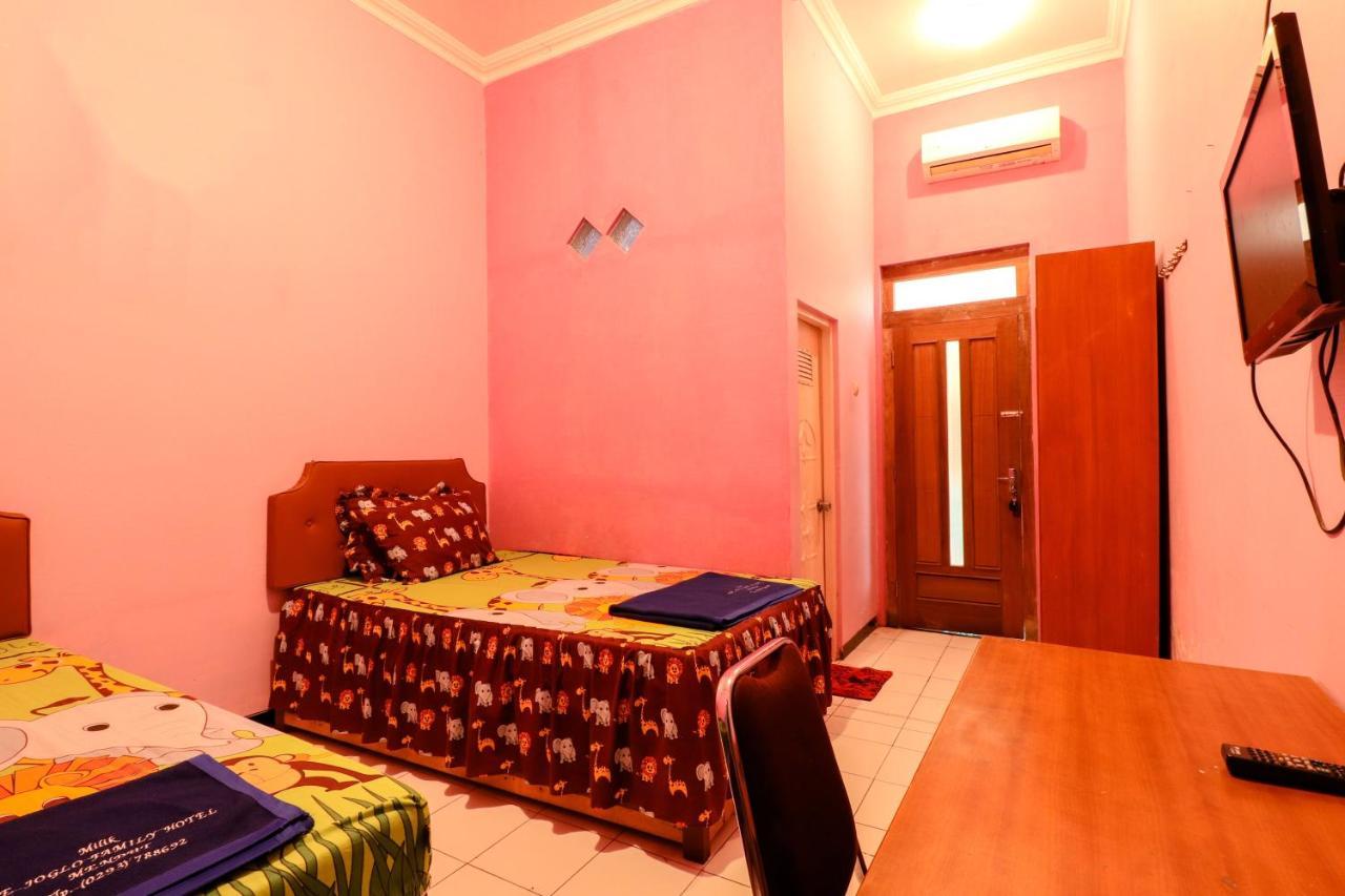 The Joglo Family Hotel Magelang Extérieur photo