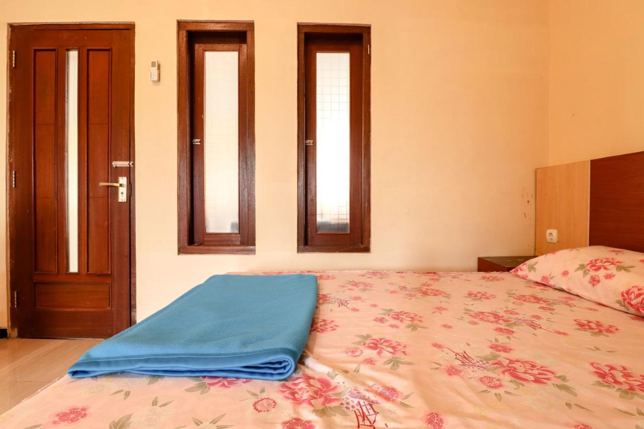The Joglo Family Hotel Magelang Extérieur photo