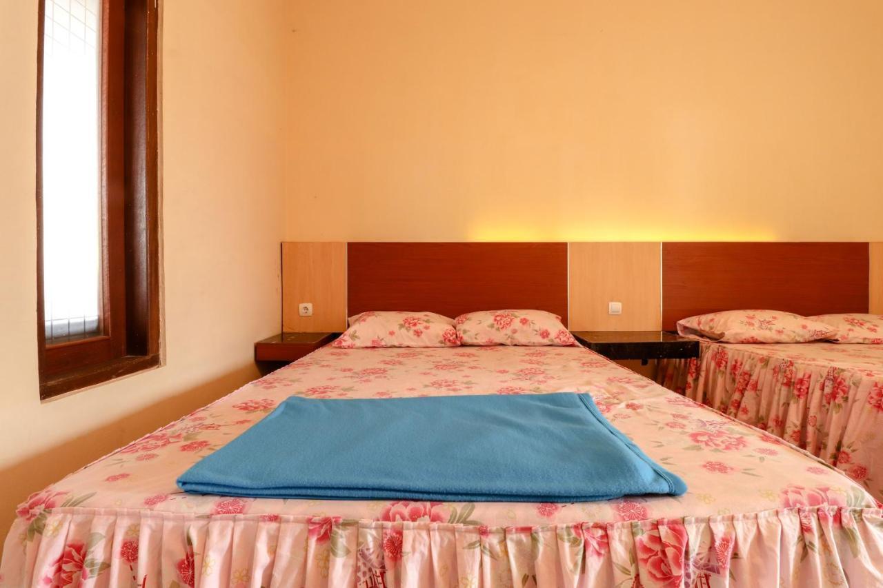 The Joglo Family Hotel Magelang Extérieur photo