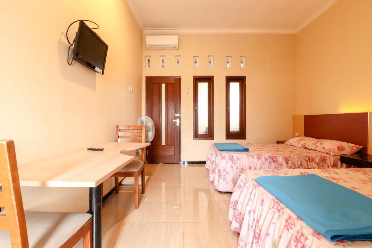 The Joglo Family Hotel Magelang Extérieur photo