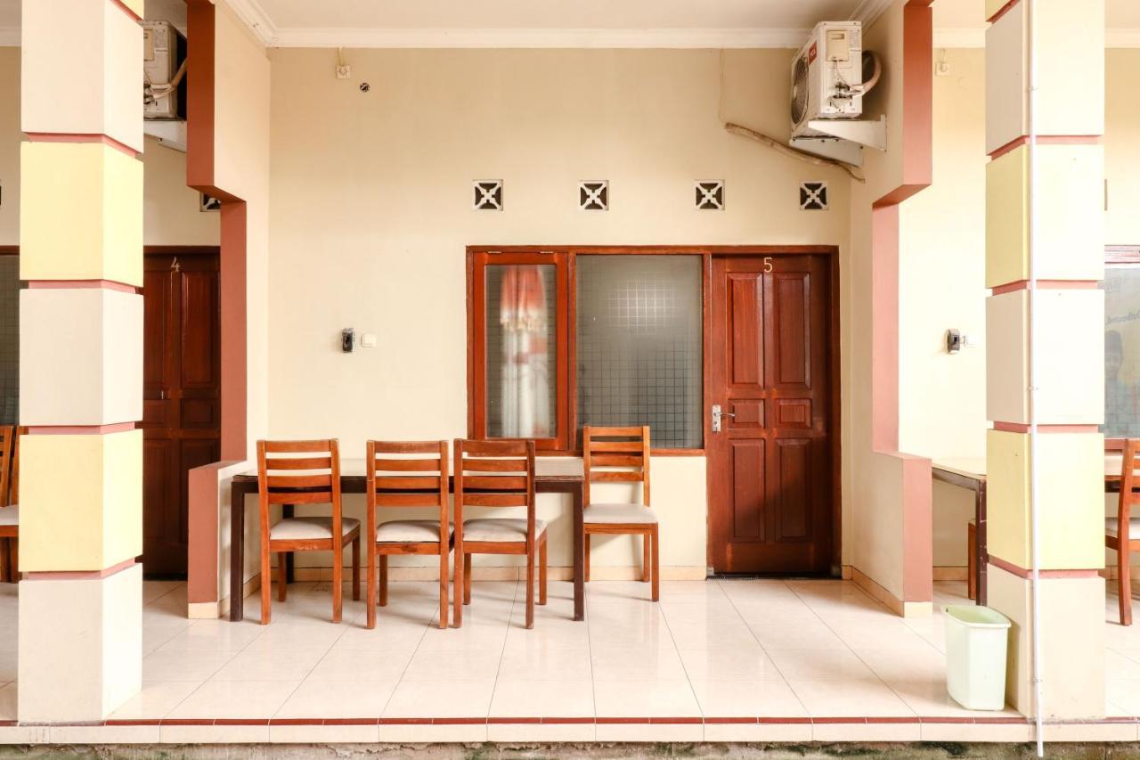 The Joglo Family Hotel Magelang Extérieur photo