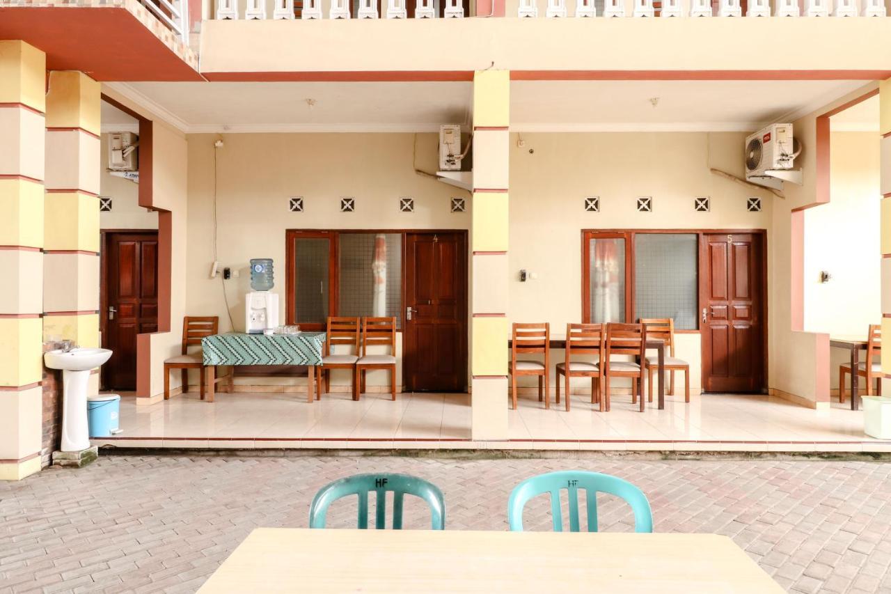 The Joglo Family Hotel Magelang Extérieur photo