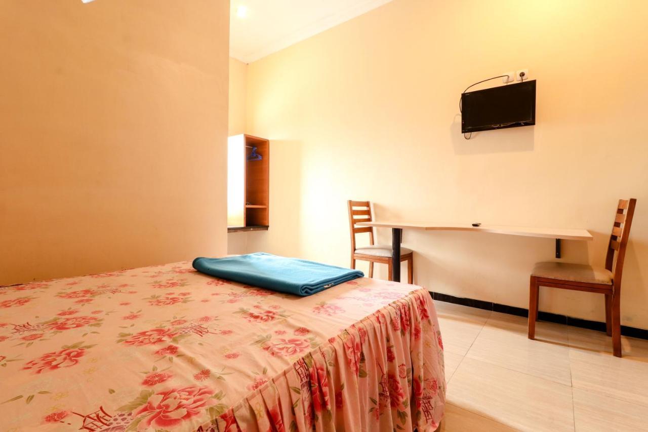 The Joglo Family Hotel Magelang Extérieur photo