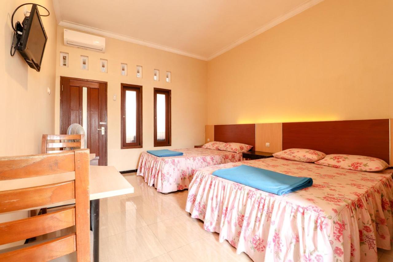 The Joglo Family Hotel Magelang Extérieur photo